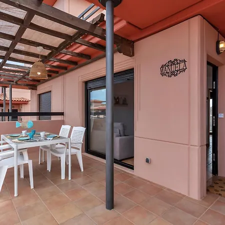 Manuela Вилла Лахарес