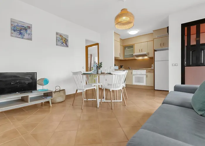 Manuela Вилла *