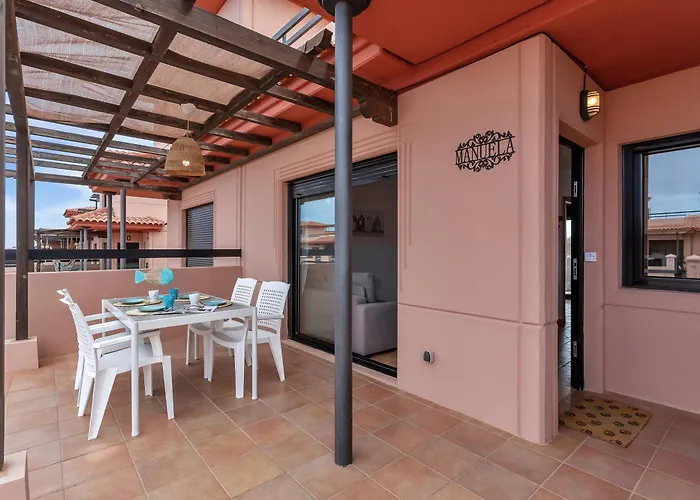 Manuela Вилла Лахарес