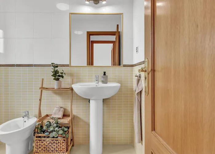 Manuela Вилла Лахарес