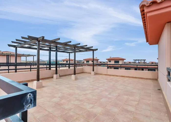 Manuela Вилла *